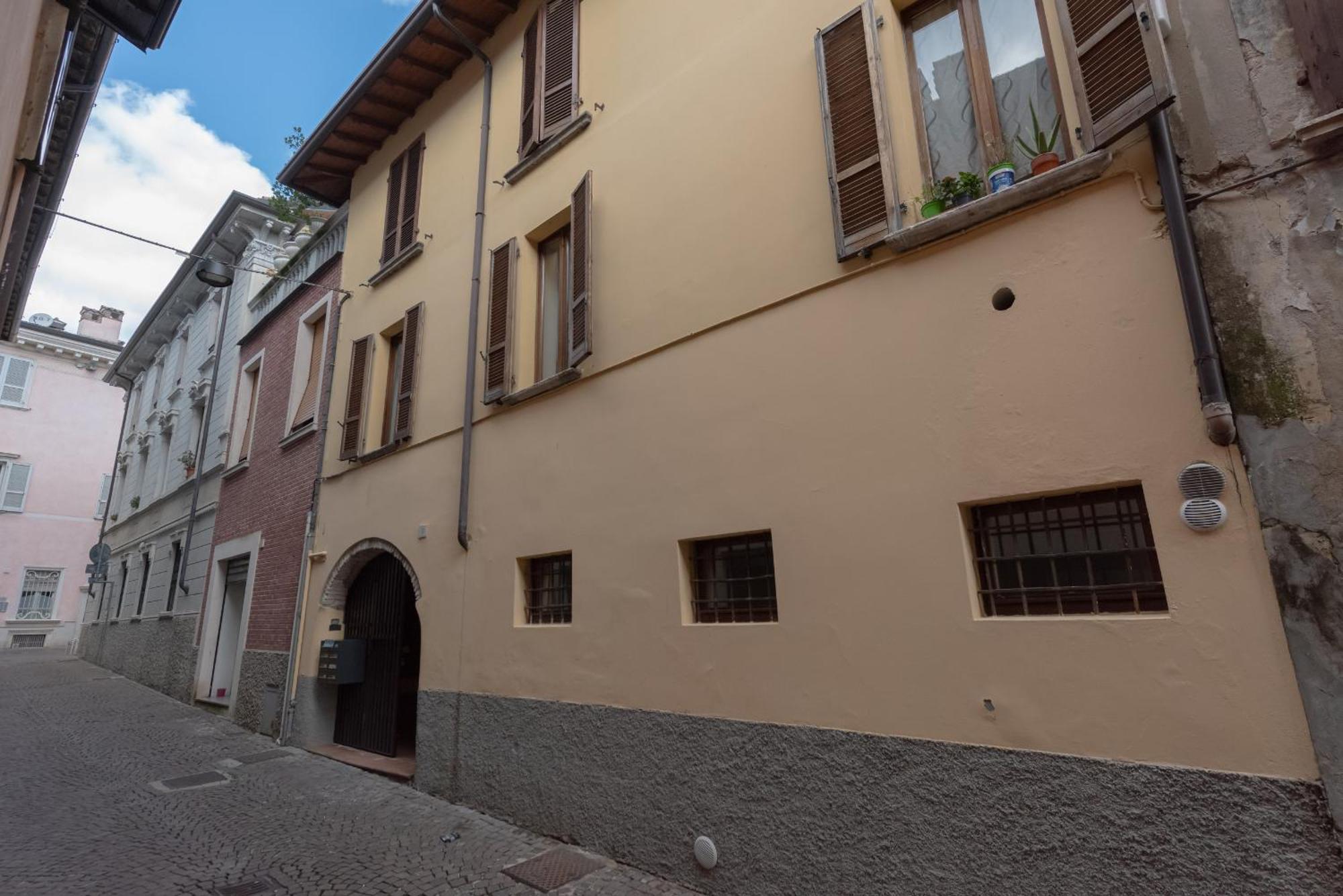 Residence Orti Apartments By Wonderful Italy Salò Екстериор снимка